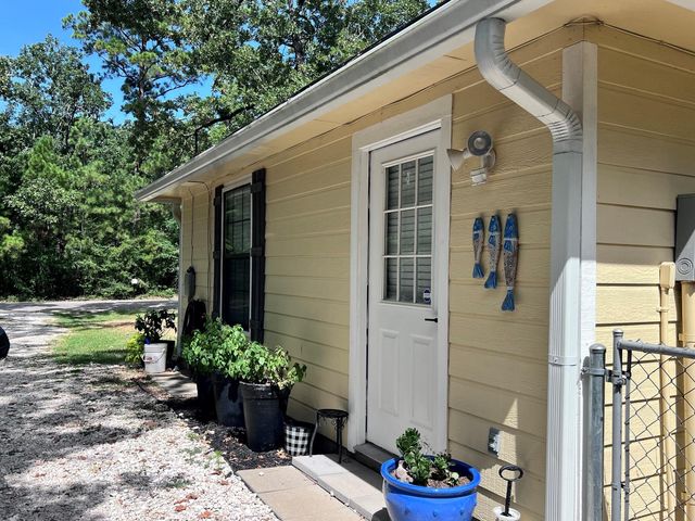 200 Mimosa, Onalaska, TX 77360