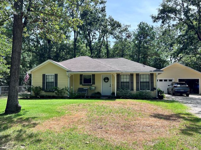 200 Mimosa, Onalaska, TX 77360