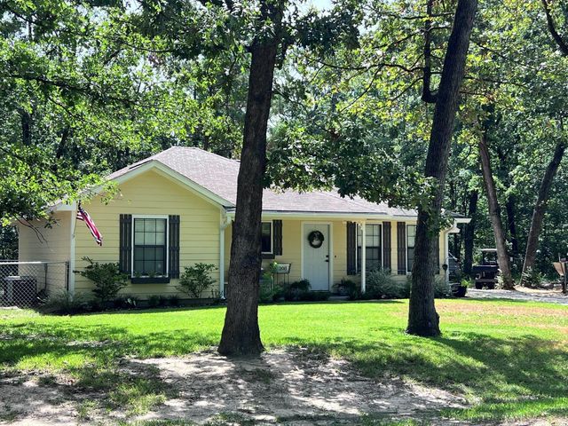 200 Mimosa, Onalaska, TX 77360