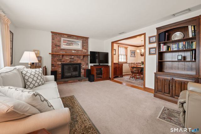 1 Steepleview Drive, East Hampton, CT 06424