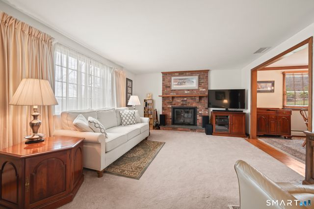 1 Steepleview Drive, East Hampton, CT 06424