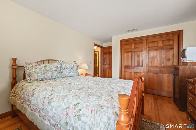 1 Steepleview Drive, East Hampton, CT 06424