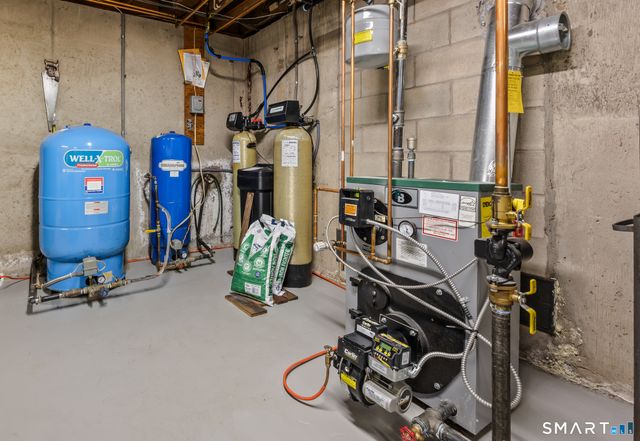 1 Steepleview Drive, East Hampton, CT 06424