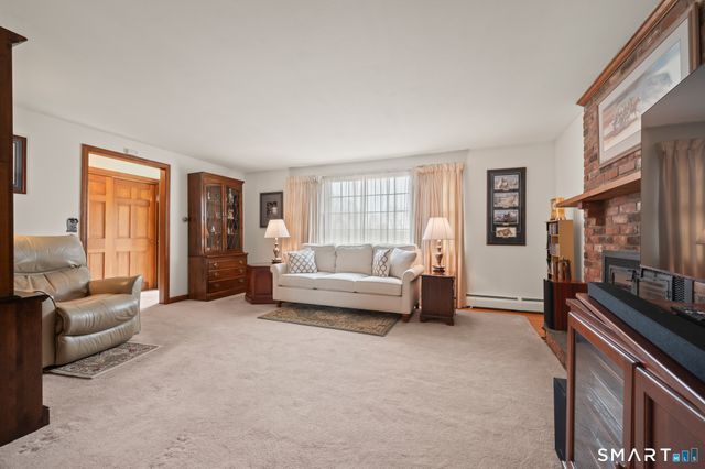 1 Steepleview Drive, East Hampton, CT 06424