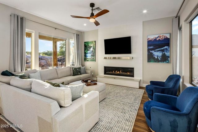 813 E FIELDSTONE Place, Chandler, AZ 85249