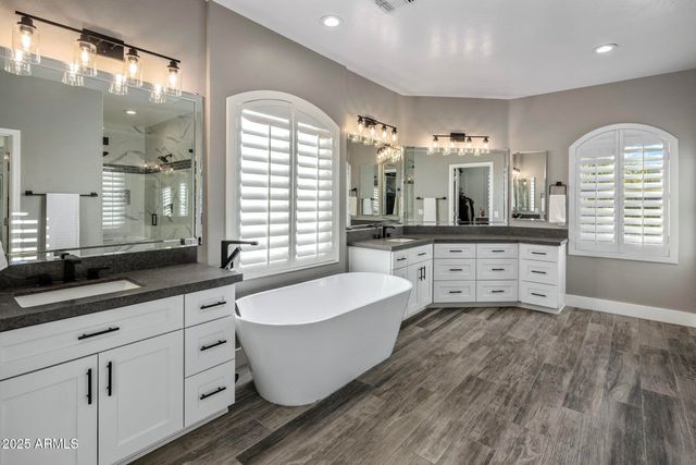 813 E FIELDSTONE Place, Chandler, AZ 85249