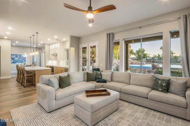 813 E FIELDSTONE Place, Chandler, AZ 85249