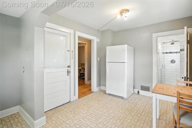 306 N Kenwood Avenue, Royal Oak, MI 48067