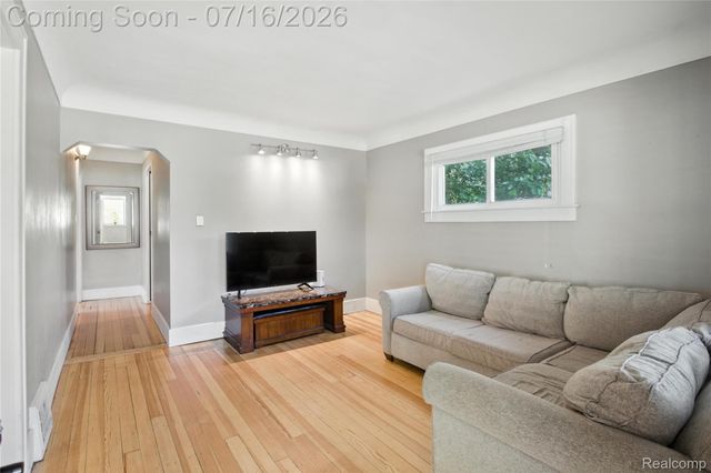 306 N Kenwood Avenue, Royal Oak, MI 48067