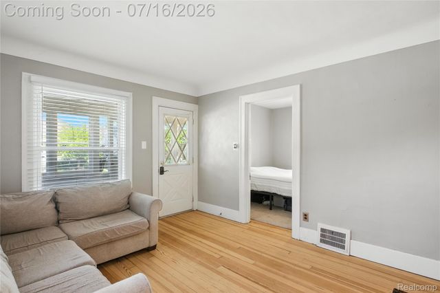 306 N Kenwood Avenue, Royal Oak, MI 48067