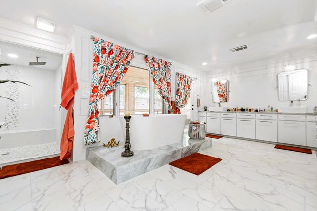 1717 S Columbia Drive, West Columbia, TX 77486