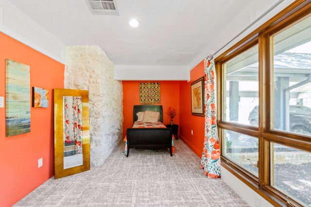 1717 S Columbia Drive, West Columbia, TX 77486