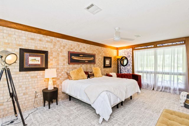 1717 S Columbia Drive, West Columbia, TX 77486
