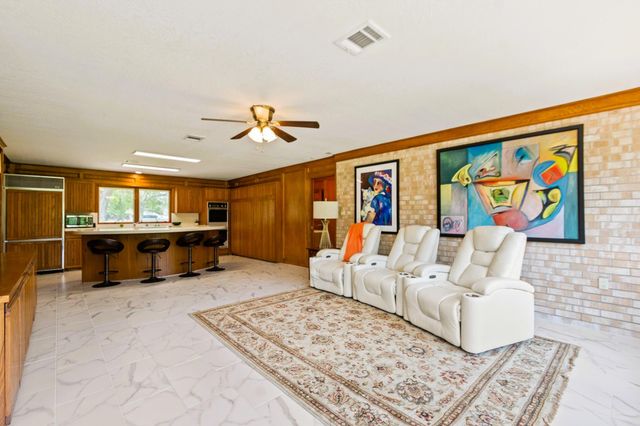 1717 S Columbia Drive, West Columbia, TX 77486