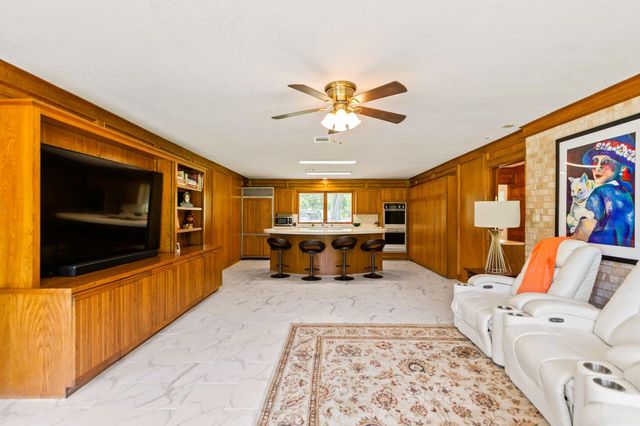1717 S Columbia Drive, West Columbia, TX 77486