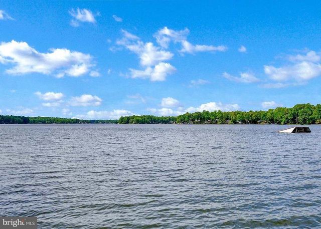 1231 LAKEVIEW PKWY, Locust Grove, VA 22508