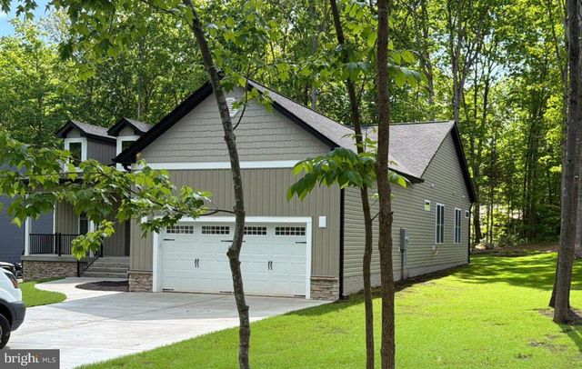 1231 LAKEVIEW PKWY, Locust Grove, VA 22508