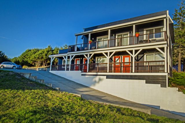 129 & 143 Lower Pacific Drive, Shelter Cove, CA 95589