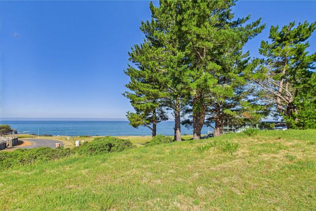 129 & 143 Lower Pacific Drive, Shelter Cove, CA 95589