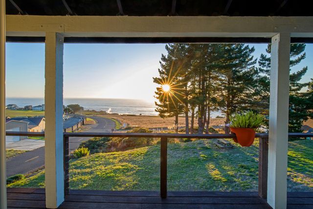 129 & 143 Lower Pacific Drive, Shelter Cove, CA 95589