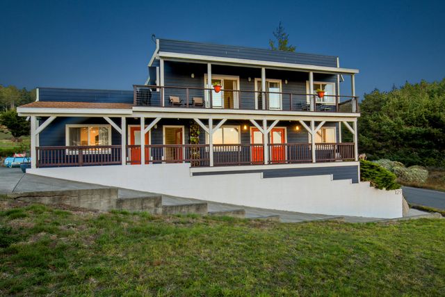 129 & 143 Lower Pacific Drive, Shelter Cove, CA 95589