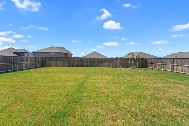517 Brook View Drive, Van Alstyne, TX 75495