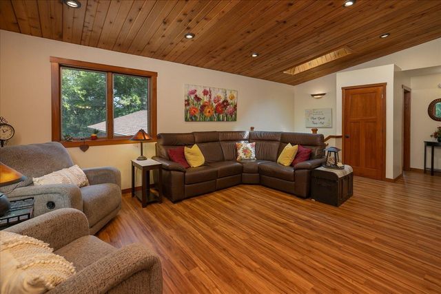 2222 Schmidt Court SE, Rochester, MN 55904