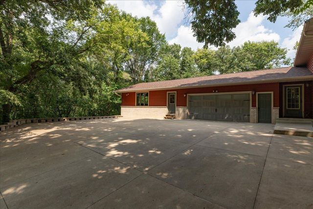 2222 Schmidt Court SE, Rochester, MN 55904