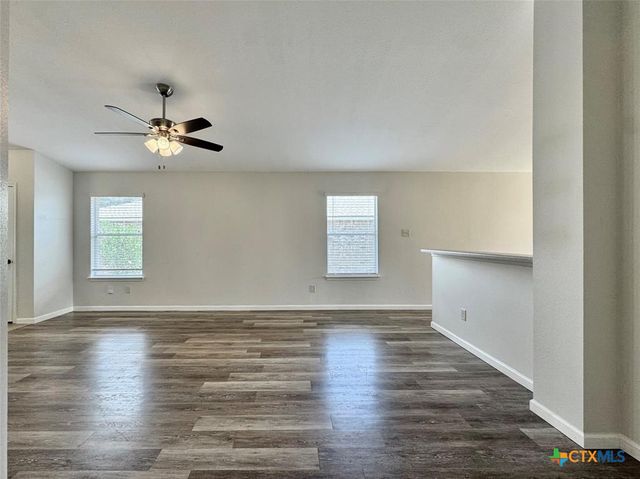 916 Gentry Drive, Leander, TX 78641