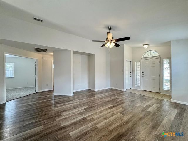 916 Gentry Drive, Leander, TX 78641