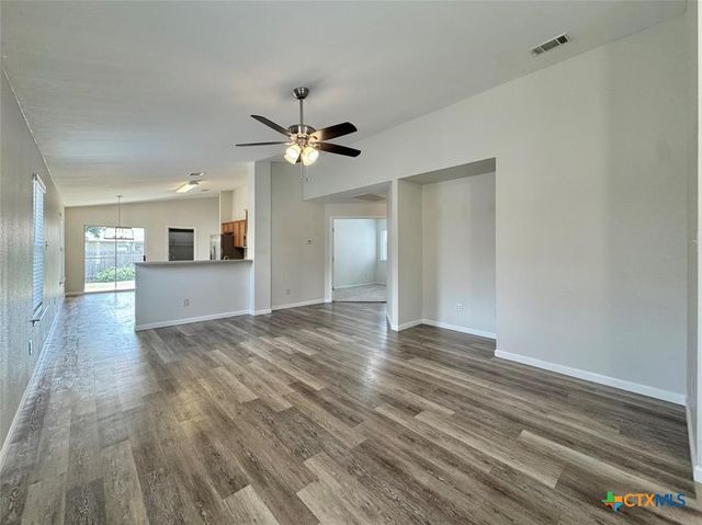 916 Gentry Drive, Leander, TX 78641