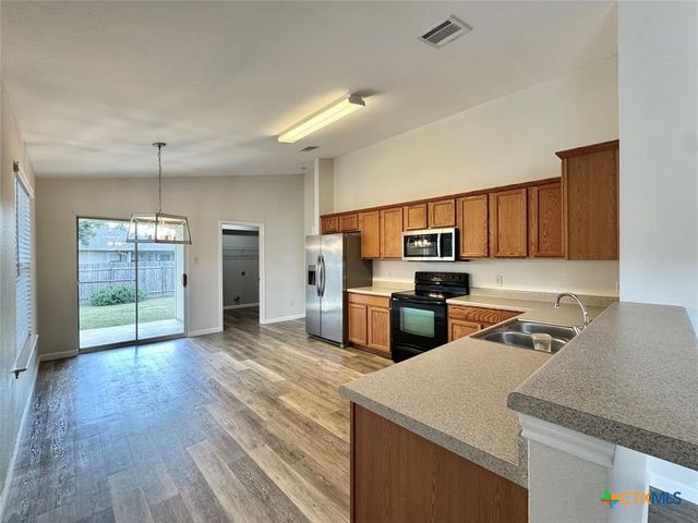 916 Gentry Drive, Leander, TX 78641