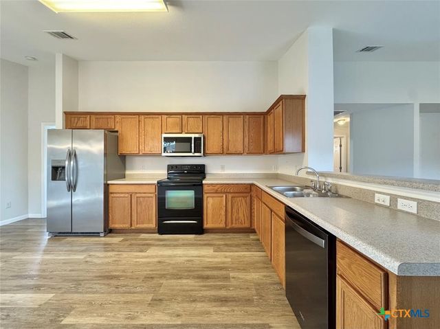 916 Gentry Drive, Leander, TX 78641