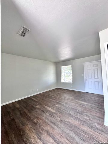 4811 Castle Strm, San Antonio, TX 78218