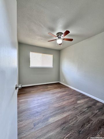 4811 Castle Strm, San Antonio, TX 78218