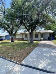 4811 Castle Strm, San Antonio, TX 78218