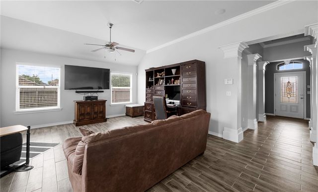 3042 Besterio Dr, Corpus Christi, TX 78415