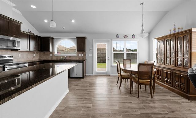 3042 Besterio Dr, Corpus Christi, TX 78415