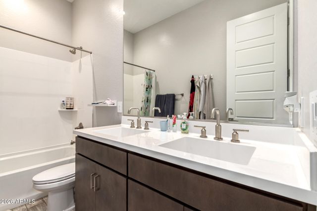 10446 W LONE CACTUS Drive, Peoria, AZ 85382