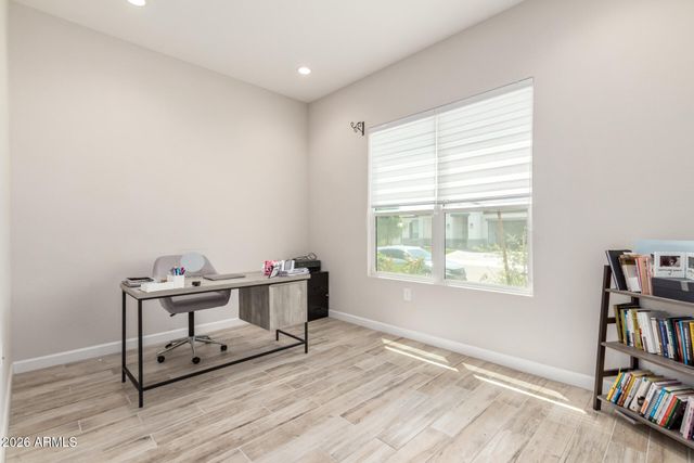 10446 W LONE CACTUS Drive, Peoria, AZ 85382