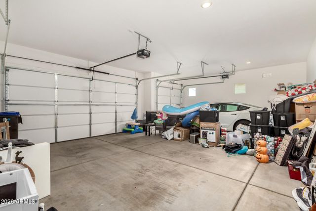 10446 W LONE CACTUS Drive, Peoria, AZ 85382