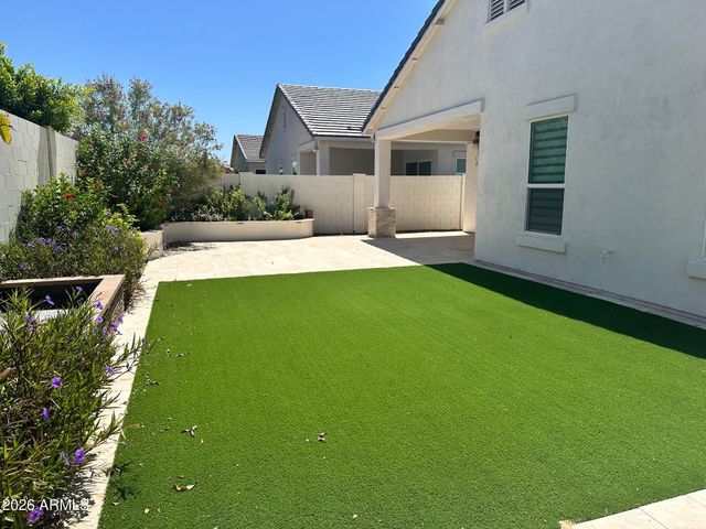 10446 W LONE CACTUS Drive, Peoria, AZ 85382