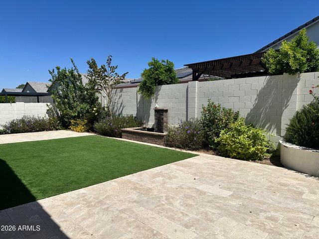 10446 W LONE CACTUS Drive, Peoria, AZ 85382