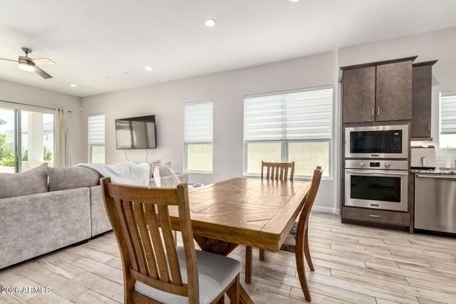 10446 W LONE CACTUS Drive, Peoria, AZ 85382