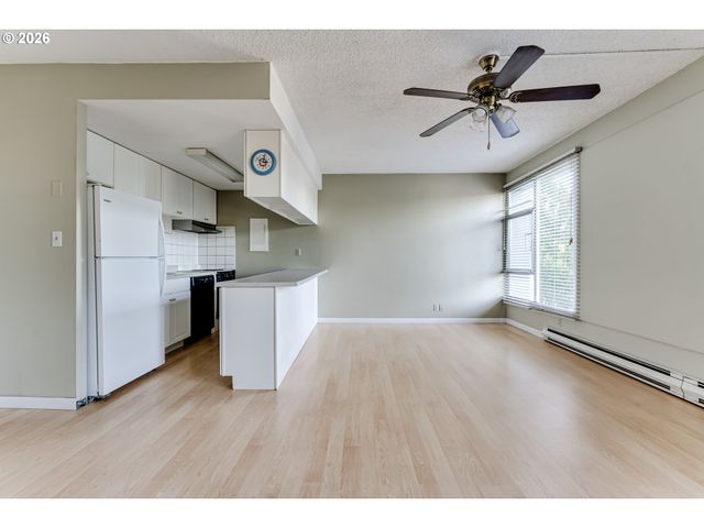 1313 LINCOLN St 401, Eugene, OR 97401