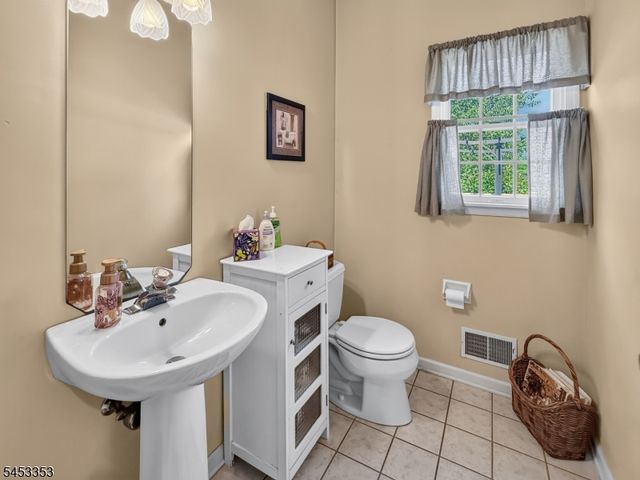 17 Saddle Ridge Rd, Frelinghuysen Twp., NJ 07821