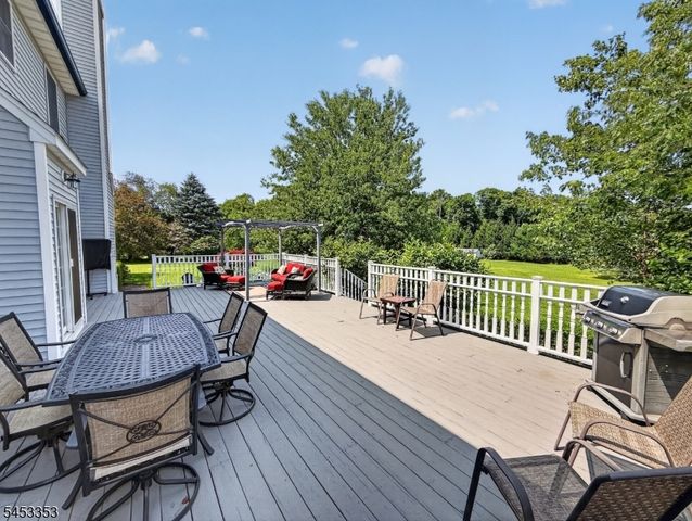 17 Saddle Ridge Rd, Frelinghuysen Twp., NJ 07821