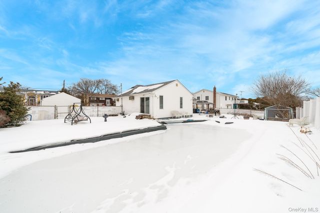 60 Easton Avenue, North Babylon, NY 11703