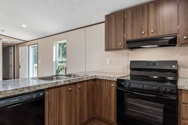 378 Cherokee Cir, Sparta, TN 38583