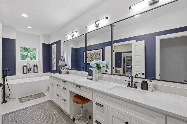 356 Foch Street, Fort Worth, TX 76107